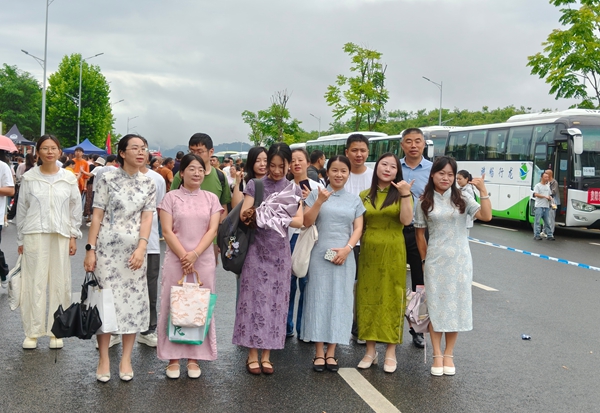 2026年高考拉开帷幕 贵州29.9万学子奔赴考场